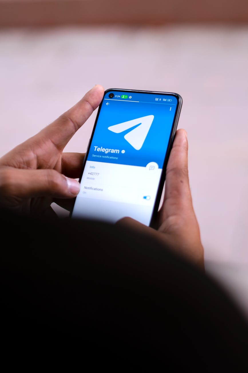 Telegram offre plusieurs solutions d'assistance, principalement via son centre d'aide en ligne et l'application elle-même. Bien que l'assistance téléphonique ne soit pas disponible, les formulaires et contacts par email permettent d'obtenir une réponse adaptée à votre problème.